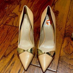 New without box Stuart Weitzman pumps 9.5